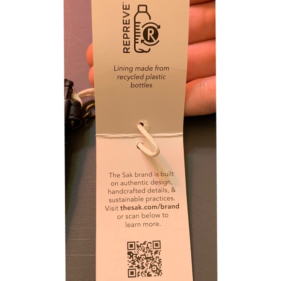 The Sak Iris Leather Card Wallet 💳✨ - Picture 3 of 5